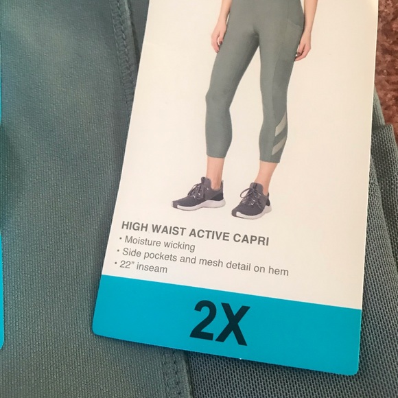 MONDETTA high waisted women’s active Capri(no offer unless you bundle please ) - Picture 15 of 17
